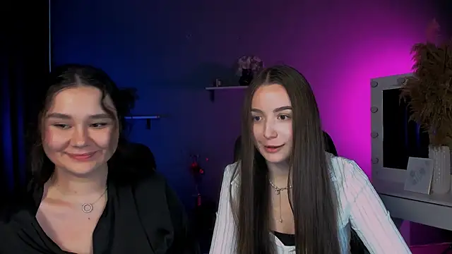 leslie bird online show from October 2025 01:28:02 PM