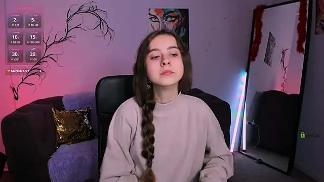 rebecca smile online show from November 2025 01:33:02 PM