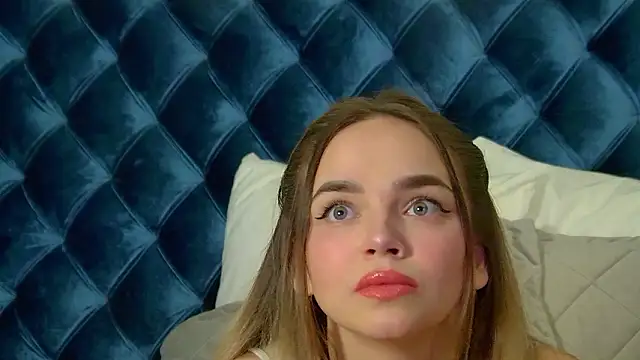 Snapshot of AnitaVenture chatting on February 2026 04:22:01 AM AnitaVenture online show from February 2026 04:22:01 AM