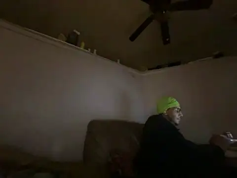 Snapshot of ThrowedWorldWide chatting on November 2025 01:21:02 PM ThrowedWorldWide online show from November 2025 01:21:02 PM