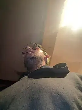 ThrowedWorldWide online show from November 2025 01:33:02 AM