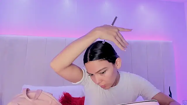 celestebellmont online show from December 2025 02:37:02 PM