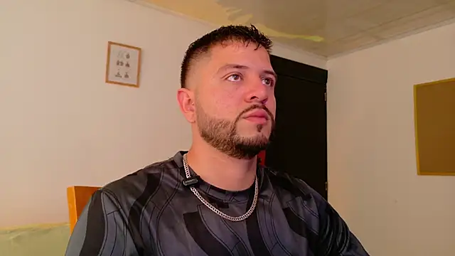 Snapshot of TomSloam chatting on November 2025 05:03:01 PM TomSloam online show from November 2025 05:03:01 PM