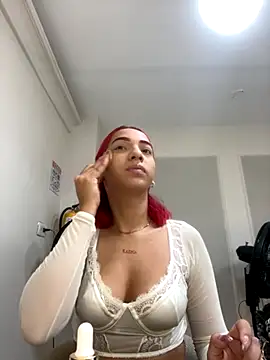 Snapshot of theladymonserrateshow chatting on November 2025 12:06:01 PM theladymonserrateshow online show from November 2025 12:06:01 PM