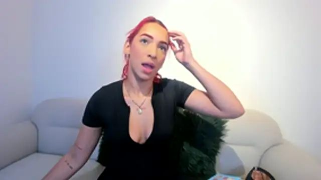 Snapshot of theladymonserrateshow chatting on November 2025 12:42:02 PM theladymonserrateshow online show from November 2025 12:42:02 PM