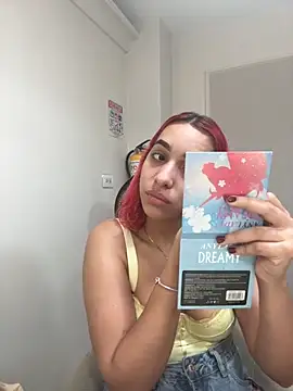 Snapshot of theladymonserrateshow chatting on November 2025 12:18:01 PM theladymonserrateshow online show from November 2025 12:18:01 PM