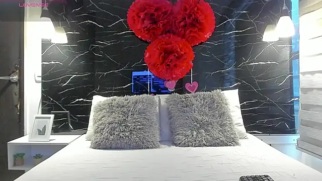 ZOE LE online show from February 2026 11:51:01 AM