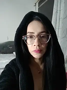 YaraDuartee online show from July 2026 12:04:01 AM