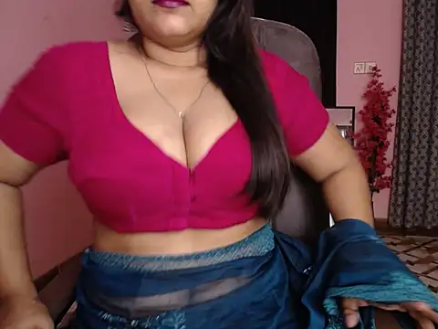 Snapshot of Queen_Homaira chatting on October 2025 10:45:01 AM Queen Homaira online show from October 2025 10:45:01 AM