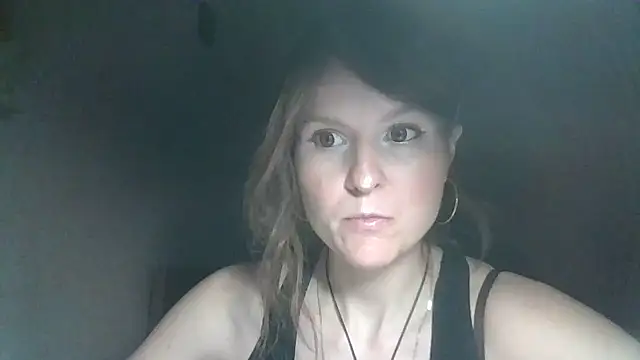 Arivonne online show from April 2026 04:52:01 PM