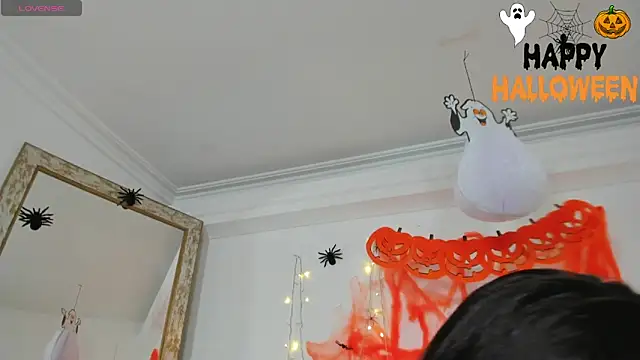 Snapshot of sofi_laane chatting on October 2025 12:06:02 PM sofi laane online show from October 2025 12:06:02 PM