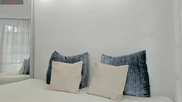 Snapshot of sofi_laane chatting on November 2025 12:33:02 PM sofi laane online show from November 2025 12:33:02 PM