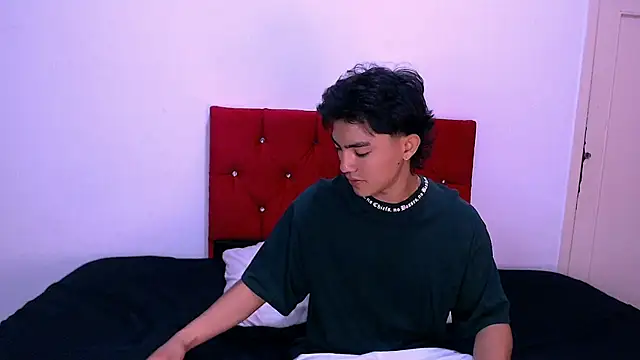 Snapshot of RomeoMillerr chatting on November 2025 07:12:01 PM RomeoMillerr online show from November 2025 07:12:01 PM