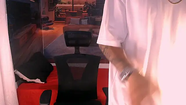 Snapshot of RomeoMillerr chatting on December 2025 07:11:02 PM RomeoMillerr online show from December 2025 07:11:02 PM