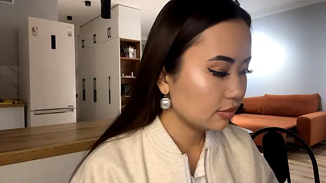 Ur neighbor Kira online show from November 2025 12:29:02 PM