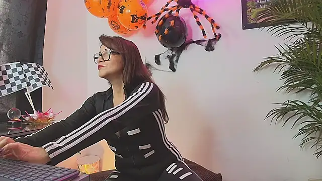 Snapshot of Carol_Miss2 chatting on October 2025 12:28:02 PM Carol Miss2 online show from October 2025 12:28:02 PM