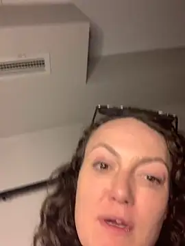 Snapshot of sexybriiiixoxo chatting on December 2025 12:40:01 AM sexybriiiixoxo online show from December 2025 12:40:01 AM