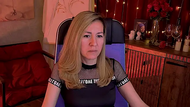 DonnaSmitth online show from April 2026 07:10:01 PM