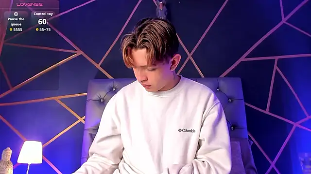 Lian Miller1  online show from March 2026 12:22:01 PM