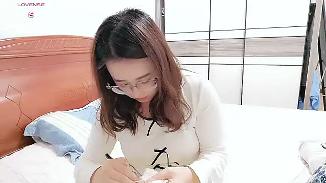 NEWONETO online show from October 2025 12:56:02 PM