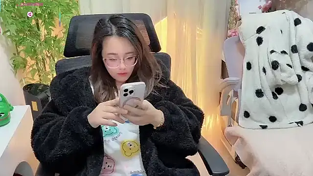 NEWONETO online show from January 2026 08:35:01 PM