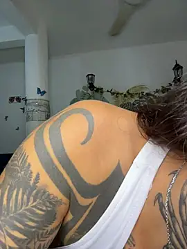 Snapshot of lurosscy chatting on November 2025 07:45:02 PM lurosscy online show from November 2025 07:45:02 PM