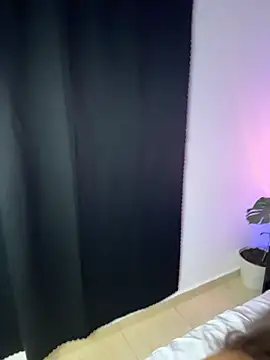 Snapshot of lurosscy chatting on February 2026 01:11:01 AM lurosscy online show from February 2026 01:11:01 AM