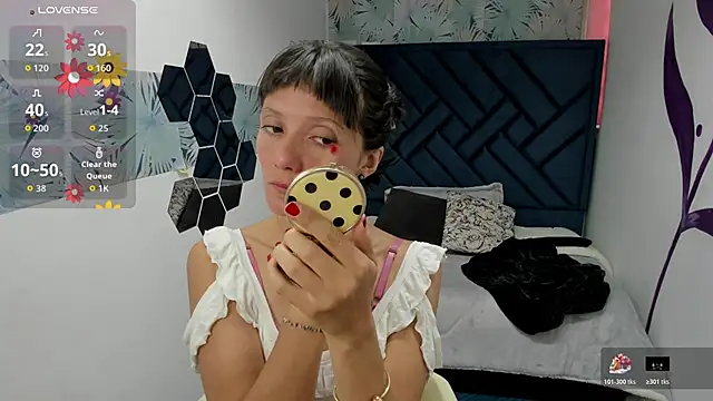 Valery More   online show from December 2025 12:21:02 PM