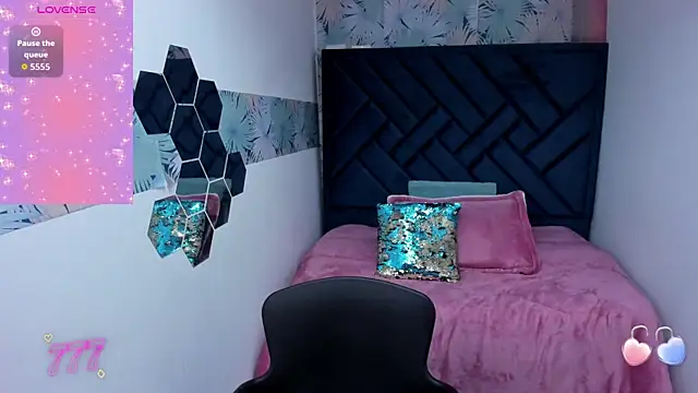 Valery More   online show from April 2026 01:06:02 PM