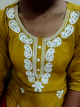 Snapshot of Meenu_rani6 chatting on October 2025 07:11:01 AM Meenu rani6 online show from October 2025 07:11:01 AM