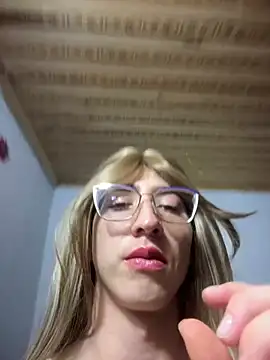 Snapshot of NICOLLE__12 chatting on November 2025 08:52:01 PM NICOLLE 12 online show from November 2025 08:52:01 PM