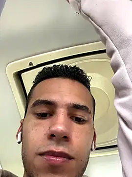 Snapshot of wiland_hot23 chatting on September 2025 06:13:02 PM wiland hot23 online show from September 2025 06:13:02 PM