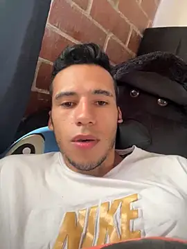 Snapshot of wiland_hot23 chatting on October 2025 03:43:01 PM wiland hot23 online show from October 2025 03:43:01 PM