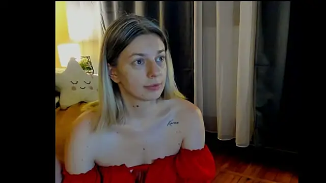 Snapshot of AnaLure chatting on October 2025 10:10:01 PM AnaLure online show from October 2025 10:10:01 PM