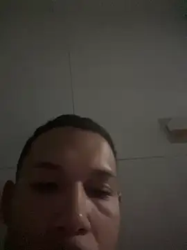 Snapshot of MCLZK chatting on March 2026 10:06:01 PM MCLZK online show from March 2026 10:06:01 PM