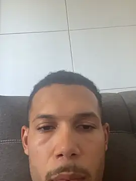 Snapshot of MCLZK chatting on March 2026 06:48:02 PM MCLZK online show from March 2026 06:48:02 PM