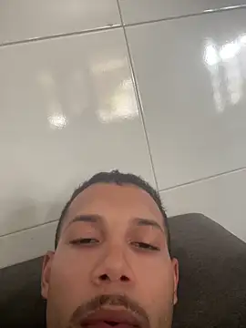 Snapshot of MCLZK chatting on March 2026 06:13:01 PM MCLZK online show from March 2026 06:13:01 PM