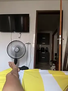 Snapshot of MCLZK chatting on March 2026 07:52:01 PM MCLZK online show from March 2026 07:52:01 PM