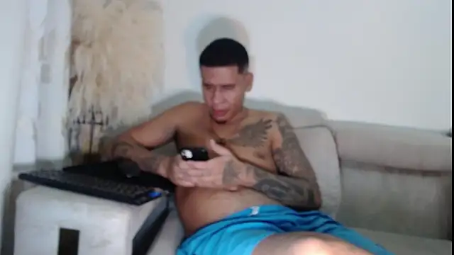 Snapshot of Adrew_fox chatting on October 2025 02:19:01 AM Adrew fox online show from October 2025 02:19:01 AM