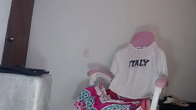 Snapshot of Adrew_fox chatting on October 2025 02:23:02 PM Adrew fox online show from October 2025 02:23:02 PM