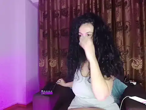 JadeLure online show from October 2025 05:55:02 PM