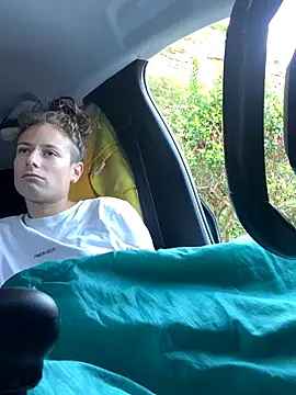 Snapshot of GoldenPussy1329 chatting on October 2025 08:47:02 AM GoldenPussy1329 online show from October 2025 08:47:02 AM