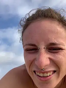 Snapshot of GoldenPussy1329 chatting on October 2025 03:35:02 PM GoldenPussy1329 online show from October 2025 03:35:02 PM