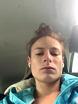 Snapshot of GoldenPussy1329 chatting on October 2025 11:00:01 AM GoldenPussy1329 online show from October 2025 11:00:01 AM