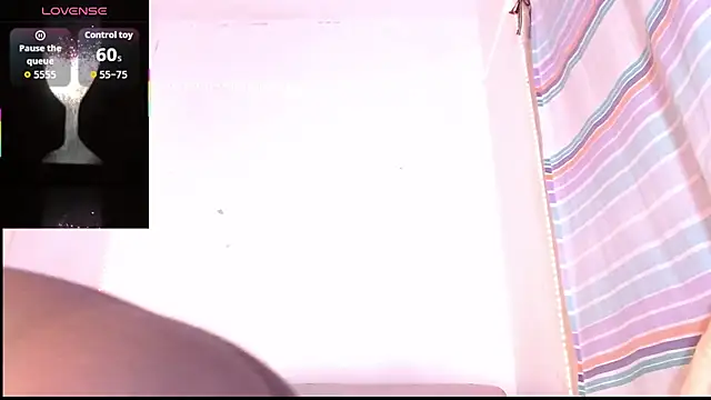 Snapshot of taylor_hot85 chatting on November 2025 06:57:02 AM taylor hot85 online show from November 2025 06:57:02 AM