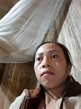 Tuyet xx online show from October 2025 08:32:01 PM