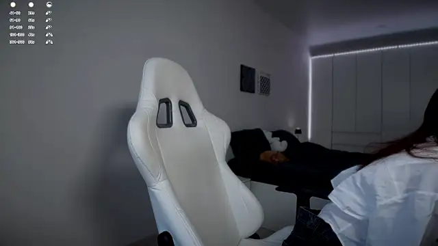 Snapshot of monnymoon chatting on November 2025 07:51:02 AM monnymoon online show from November 2025 07:51:02 AM