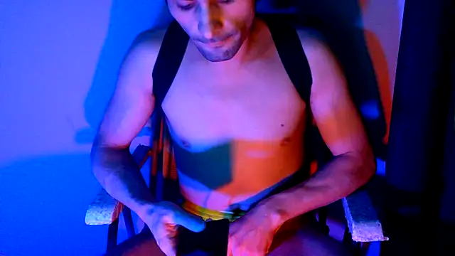 highinhtxx online show from November 2025 03:03:02 PM