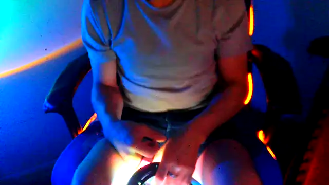 highinhtxx online show from February 2026 10:03:02 AM