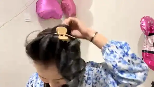 CarollFalick online show from October 2025 12:12:02 PM